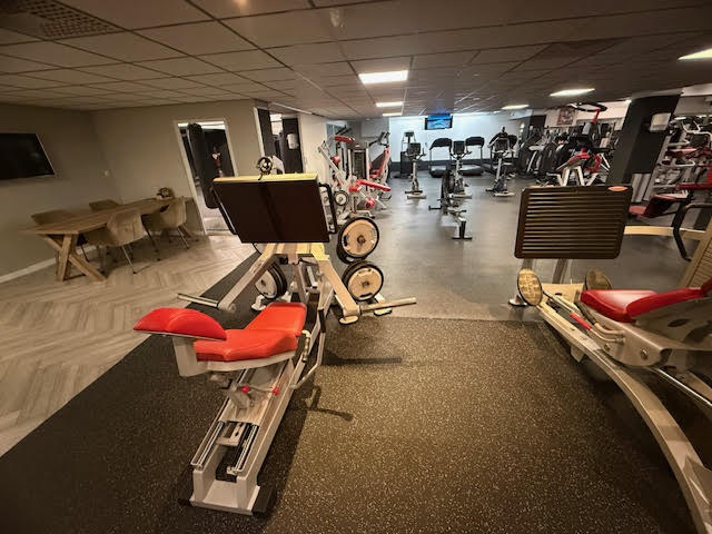 Krachttraining en dagelijkse workout bij Legend Gym Amsterdam West Plein '40-'45
